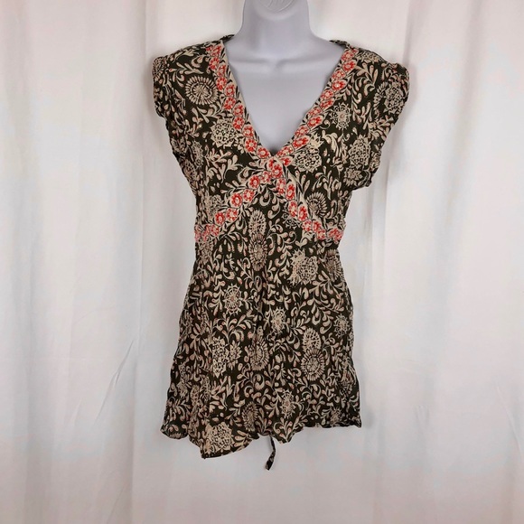 Quizz Trends rayon embellished top M - Picture 3 of 5